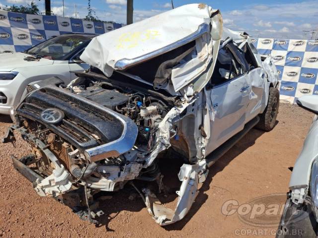 2025 TOYOTA HILUX CD 