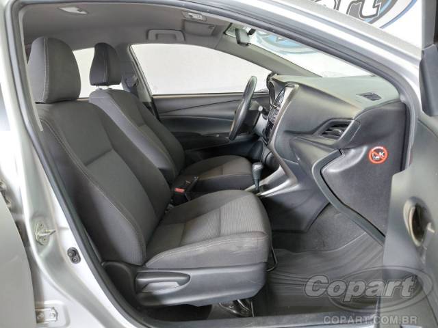 2025 TOYOTA YARIS SEDA 