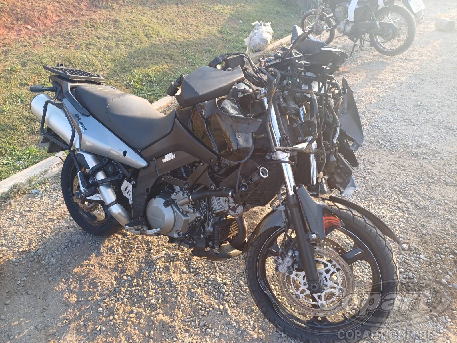 Veículo SUZUKI DL 1000 SUZUKI DL 1000 V-STROM 2008 Gasolina 2008 em leilão