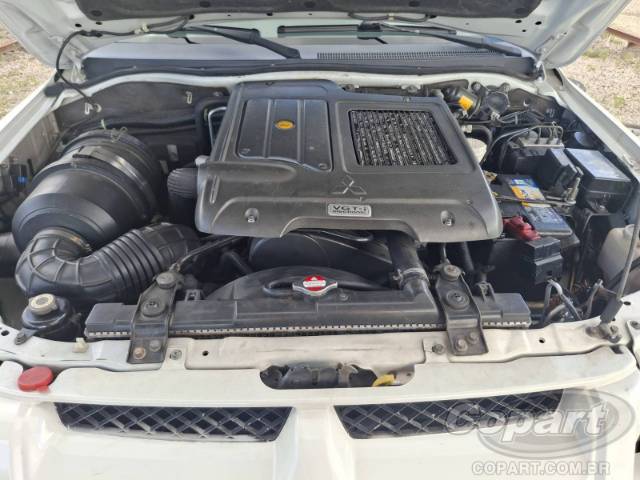 2011 MITSUBISHI PAJERO SPORT 