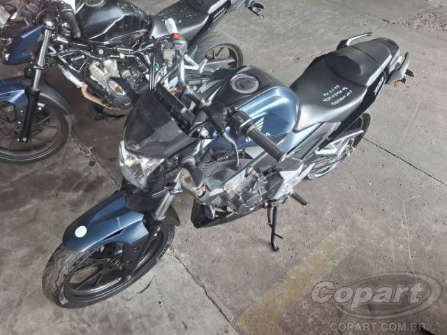 2025 HONDA CB 300F 