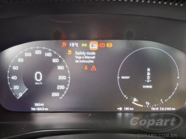 2021 VOLVO XC40 