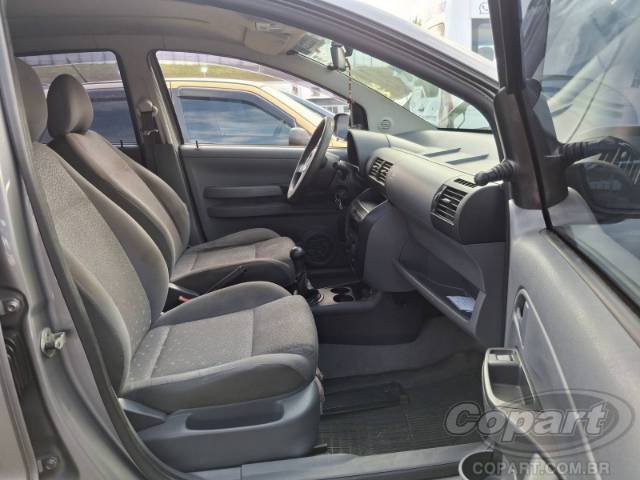 2005 VOLKSWAGEN FOX 