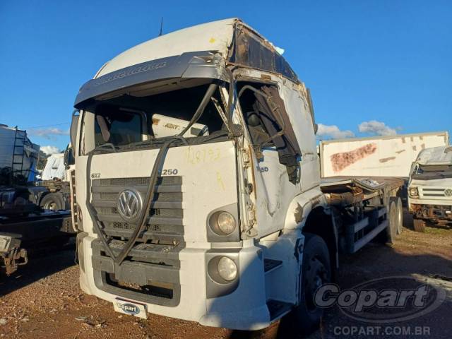 2012 VOLKSWAGEN CONSTELLATION 