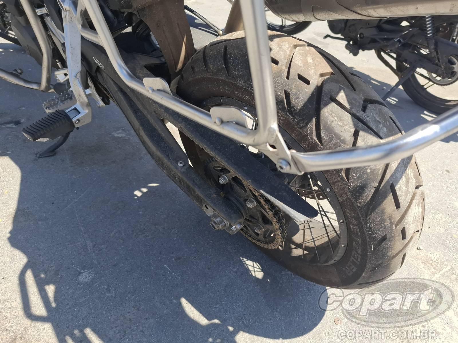 Foto 7 de 10: 2026 BMW F 900