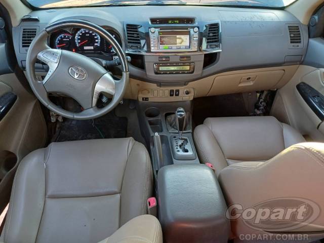 2013 TOYOTA HILUX SW4 