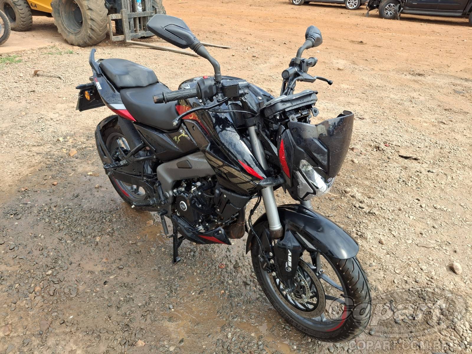 BAJAJ DOMINAR
