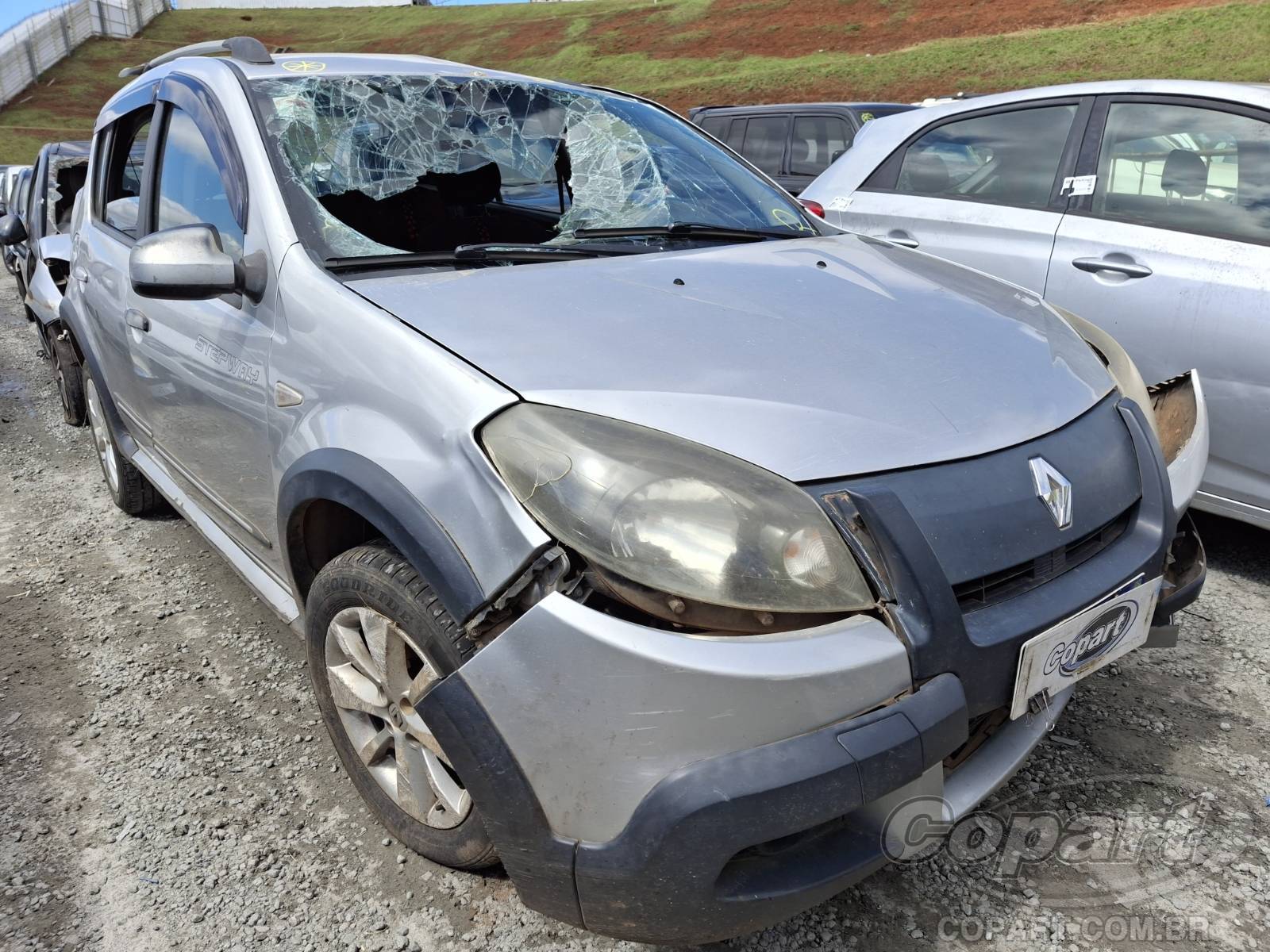 Renault Sandero Stepway 1.6 Hi-Power 2013 Colisão Média Monta