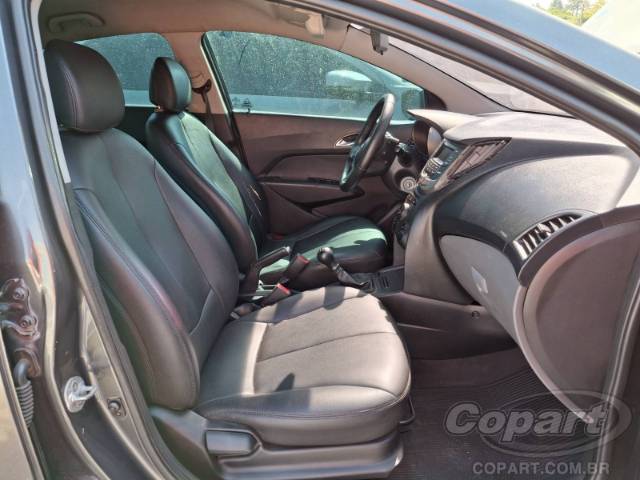 2015 HYUNDAI HB20S 