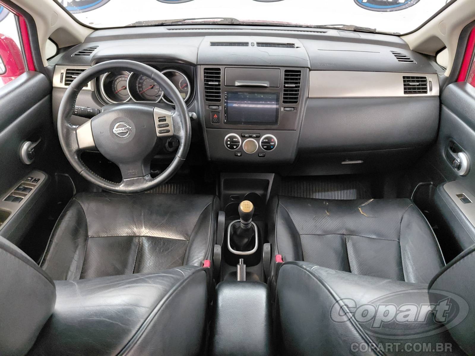 Foto 9 de 11: 2013 NISSAN TIIDA