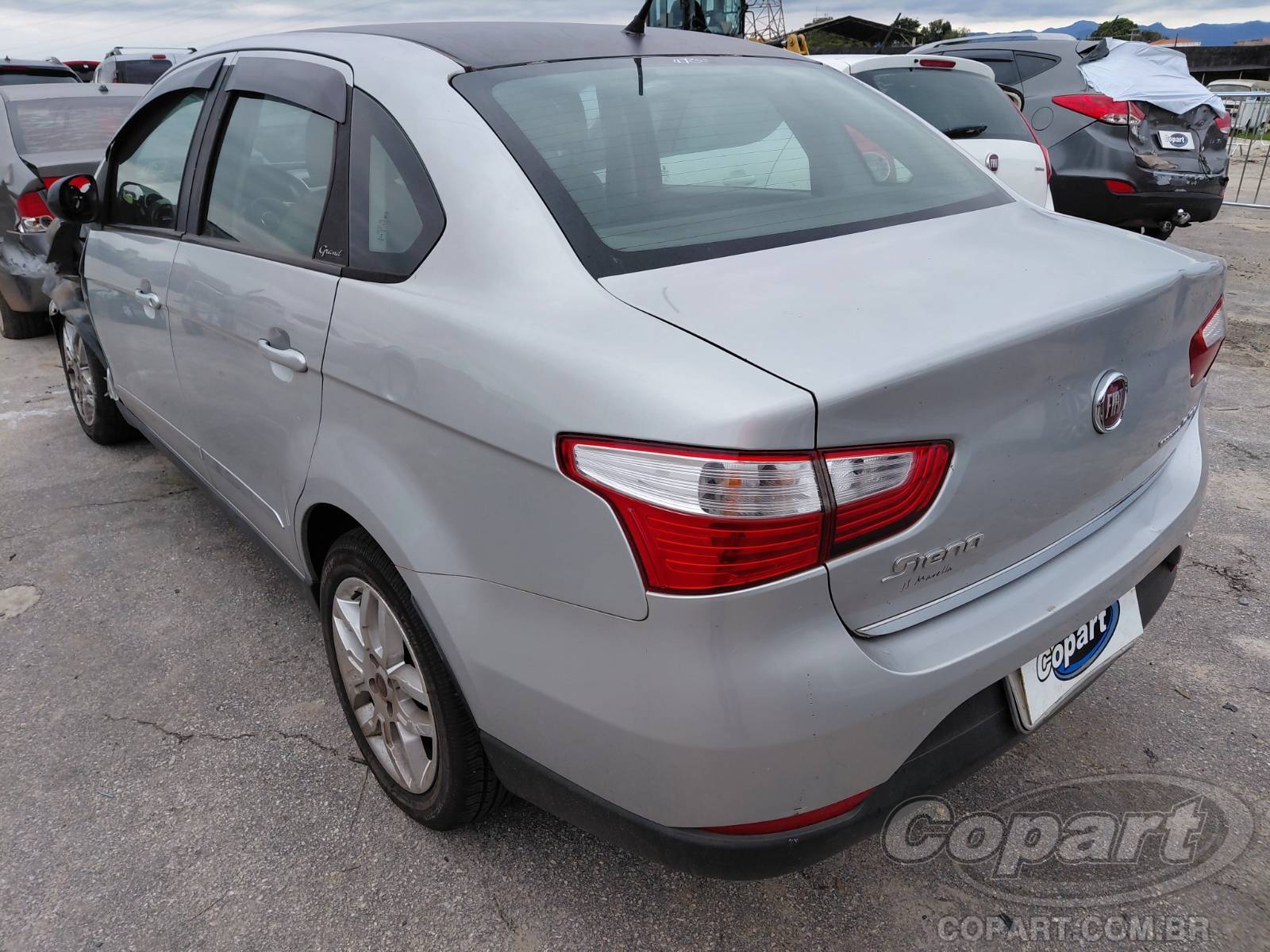 2016 FIAT GRAND SIENA — foto 3 de 12