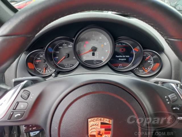 2011 PORSCHE CAYENNE 