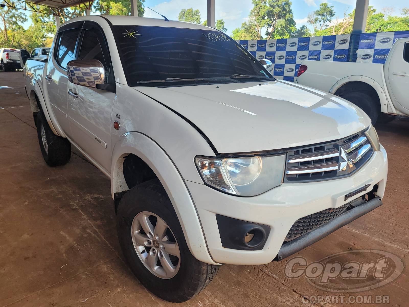 MITSUBISHI L200 TRITON