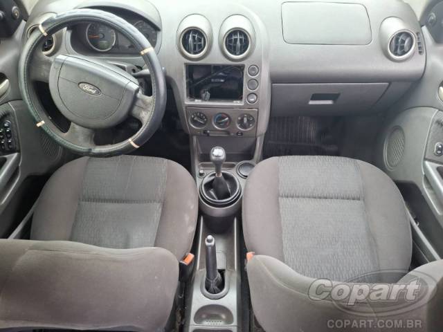 2005 FORD FIESTA SEDAN 