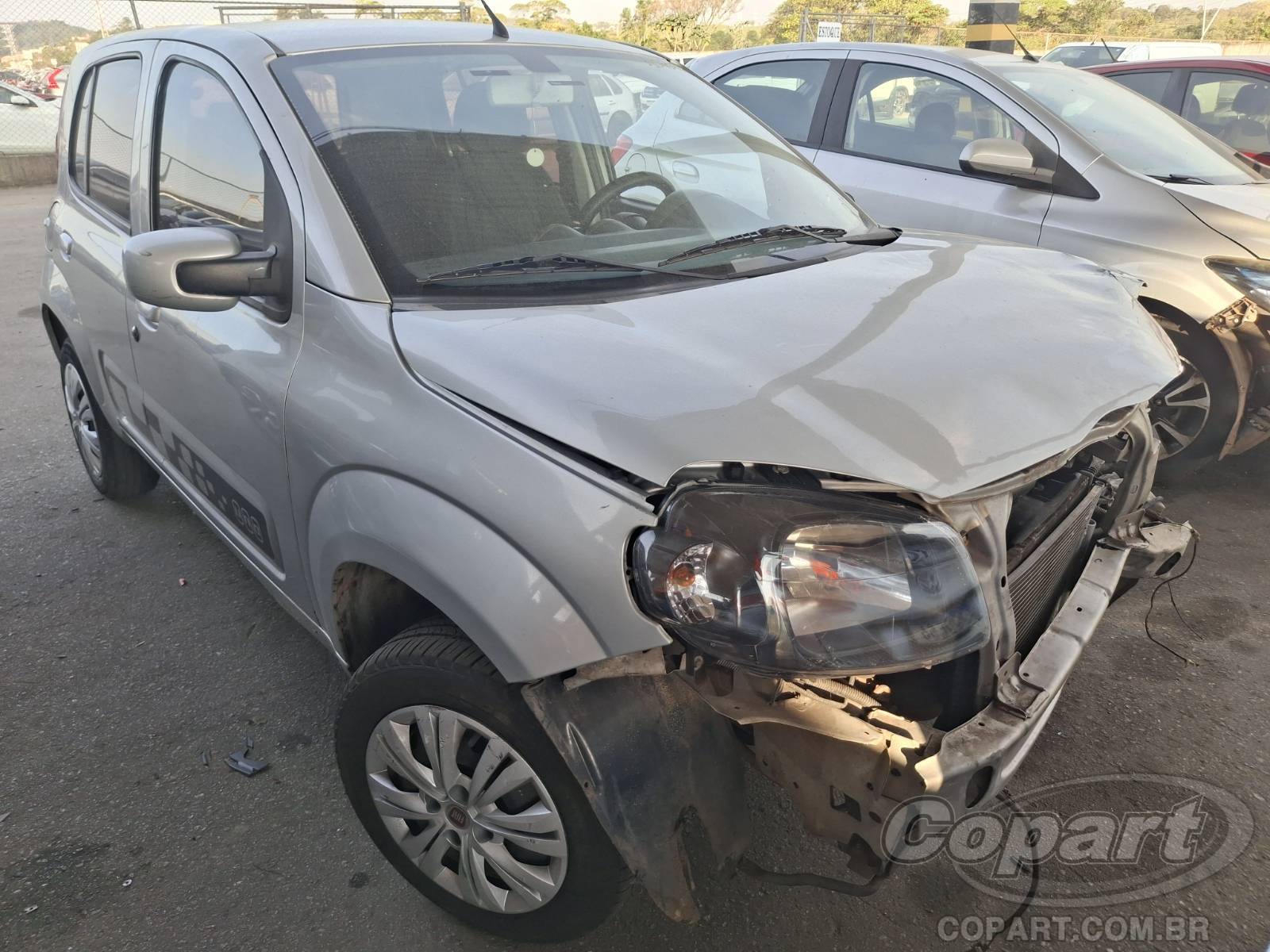 Veículo Fiat Uno FIAT Uno Vivace 1.0 Evo 2014 Colisão 2014 em leilão