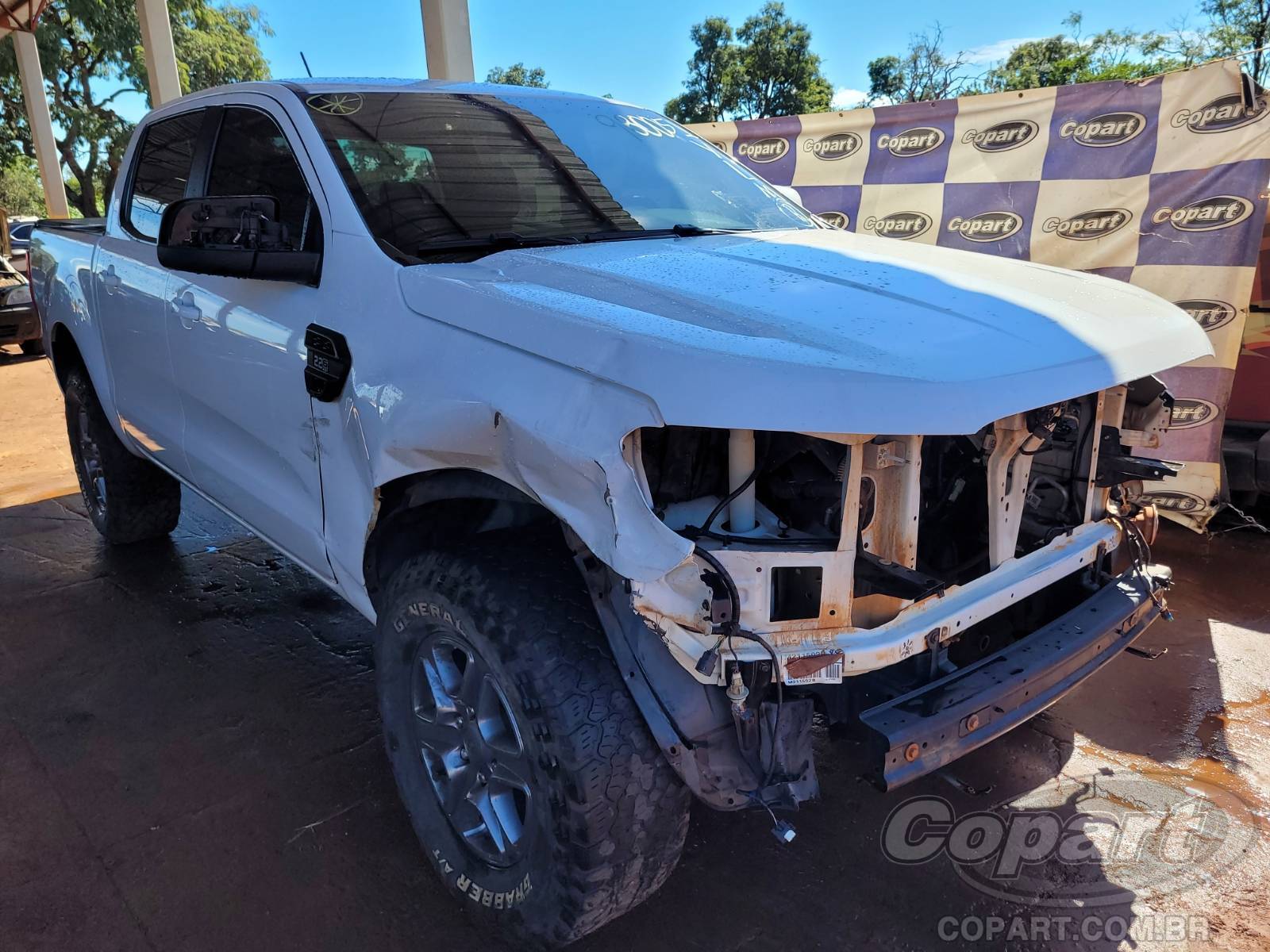 Veículo Ford Ranger Ford Ranger CD XLS AT 2.2 Duratorq 2020 Médio Dano Frontal 2021 em leilão