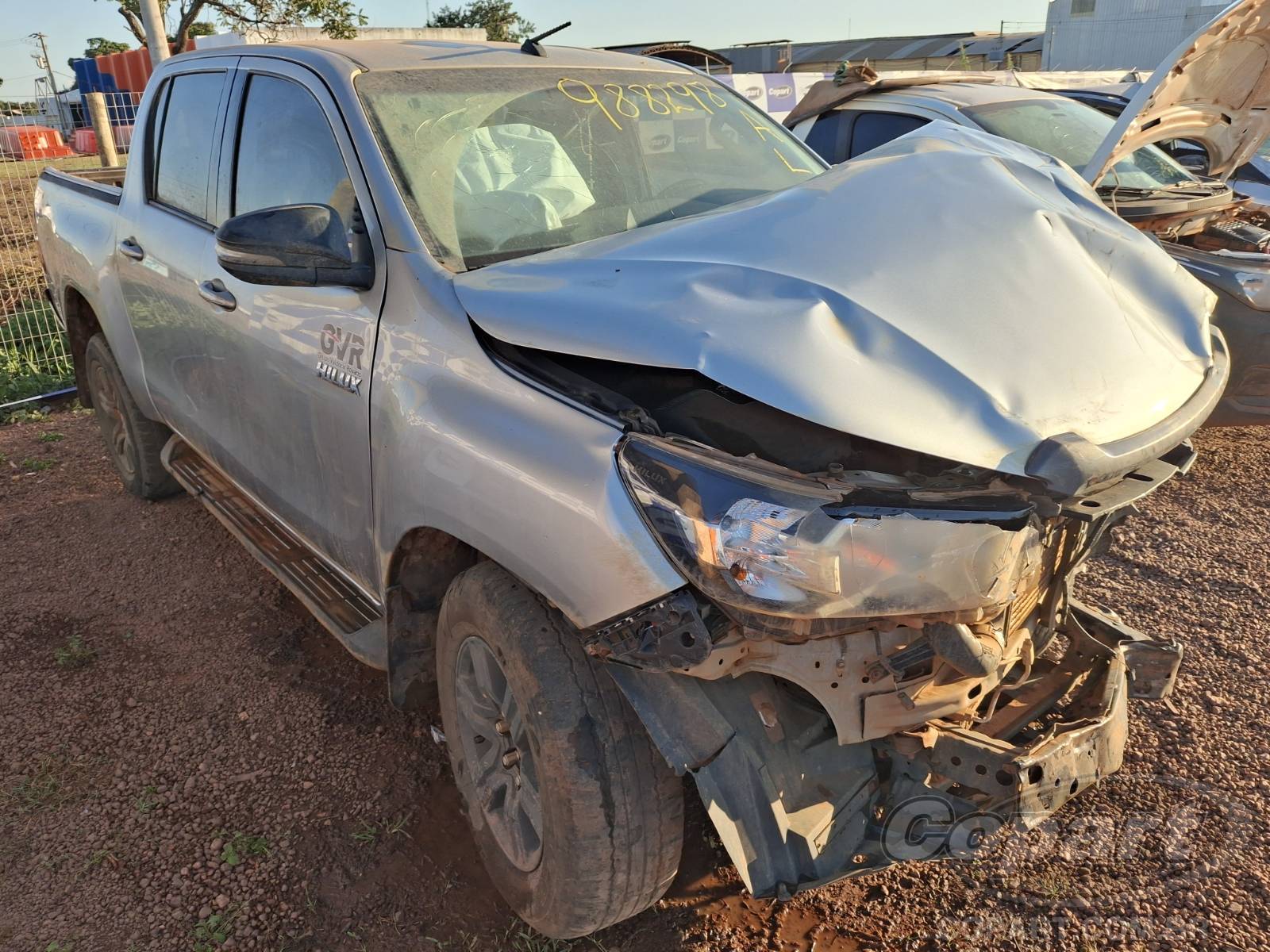 Toyota Hilux CD SR 2.8 D-4D Turbo 2021 Médio Dano Frontal