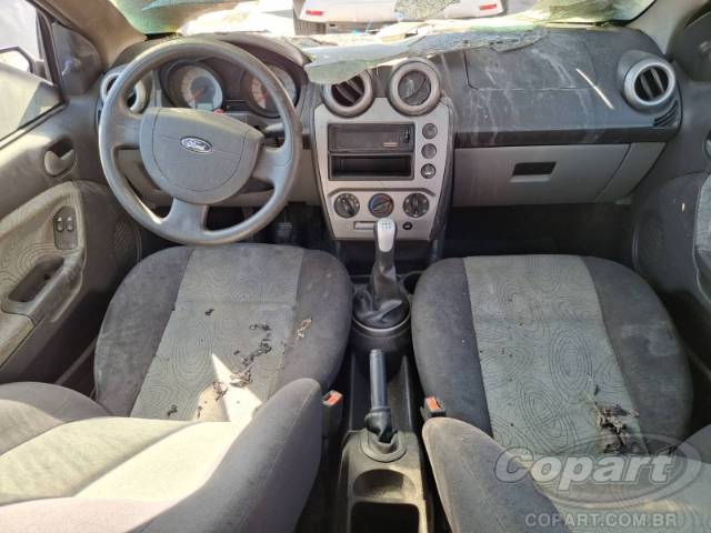 2009 FORD FIESTA SEDAN 