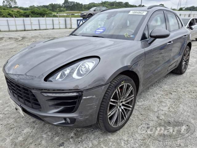 2018 PORSCHE MACAN 