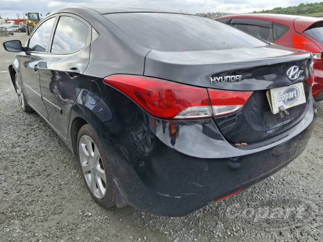 2013 HYUNDAI ELANTRA 
