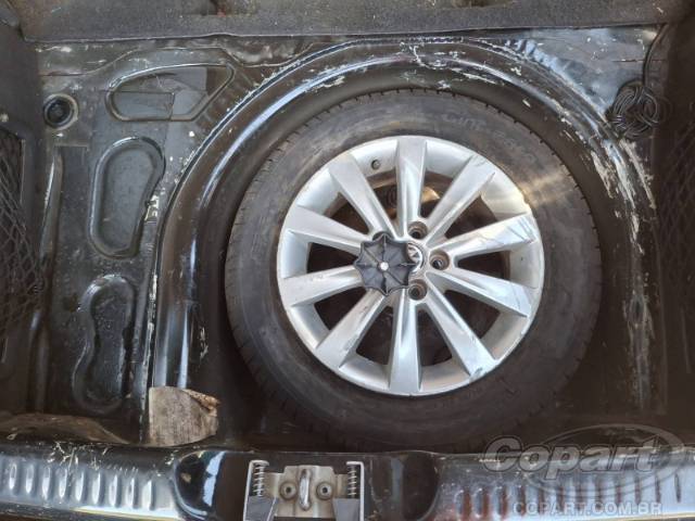 2012 VOLKSWAGEN FOX 