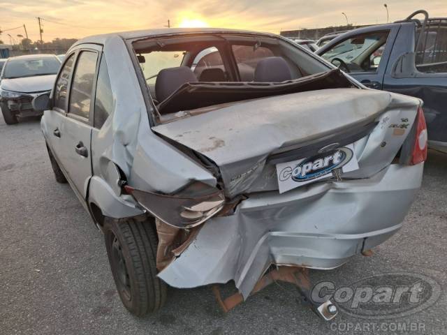 2006 FORD FIESTA SEDAN 