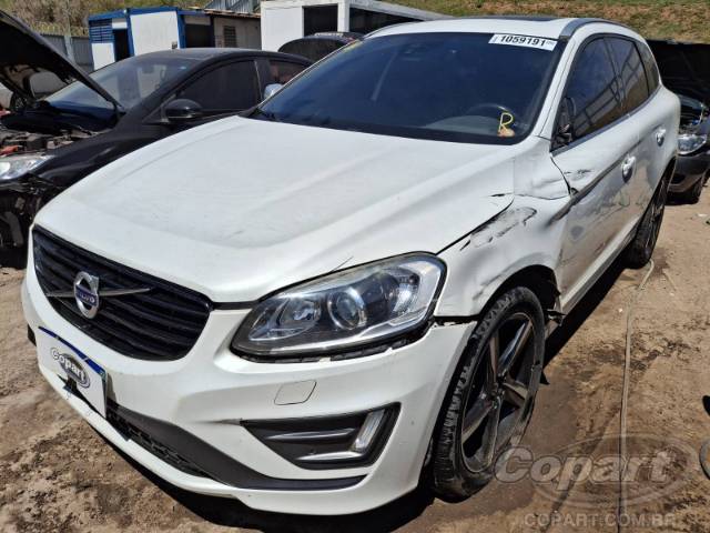 2016 VOLVO XC60 