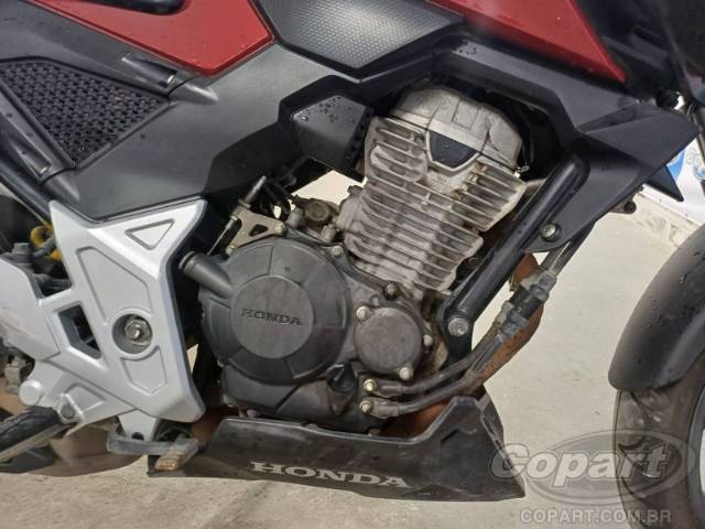 2025 HONDA CB 300F 