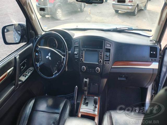 2011 MITSUBISHI PAJERO FULL 