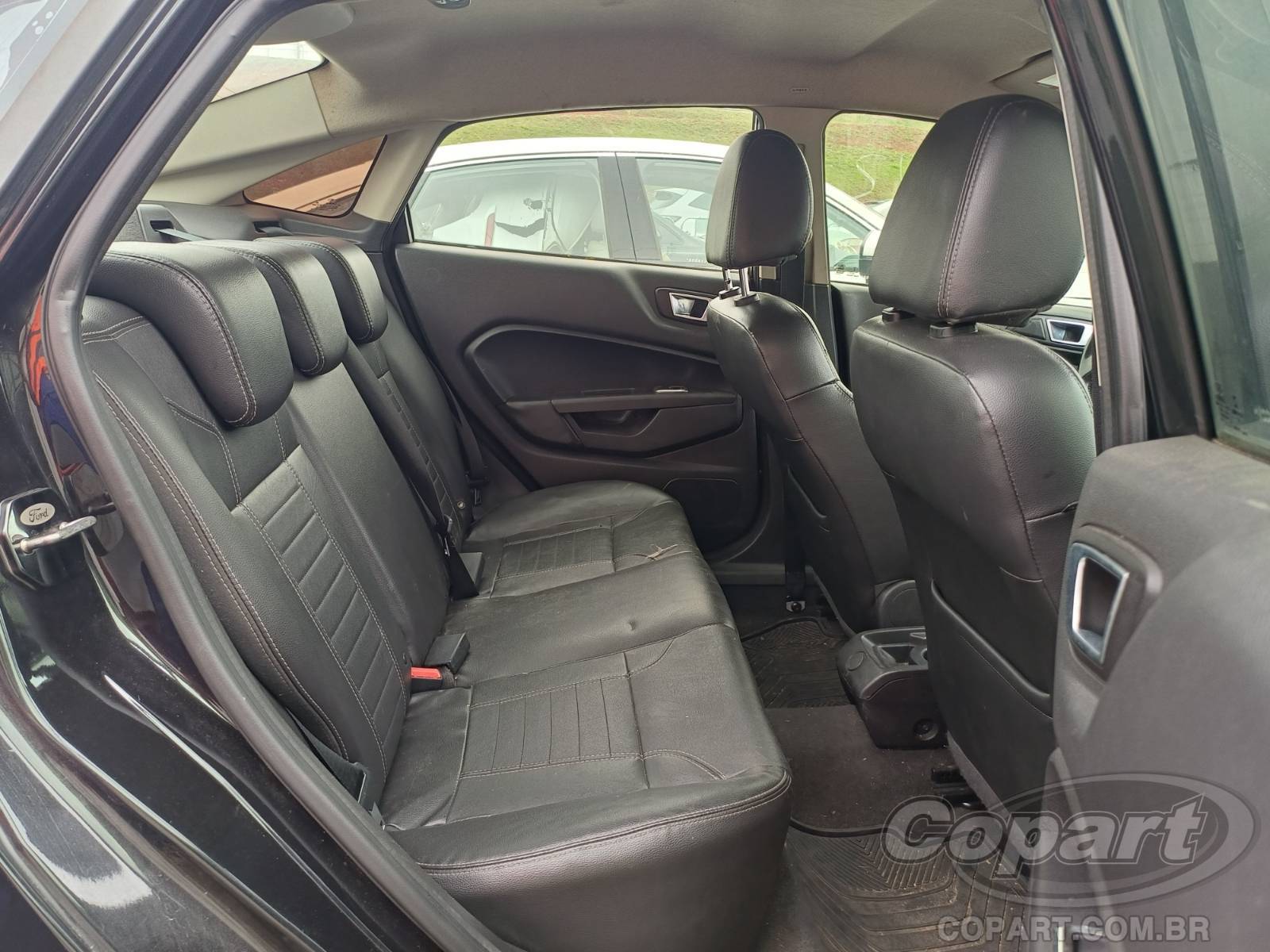 Foto 6 de 12: 2015 FORD FIESTA SEDAN