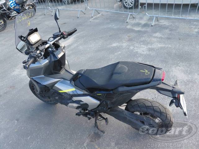 2025 HONDA X-ADV 