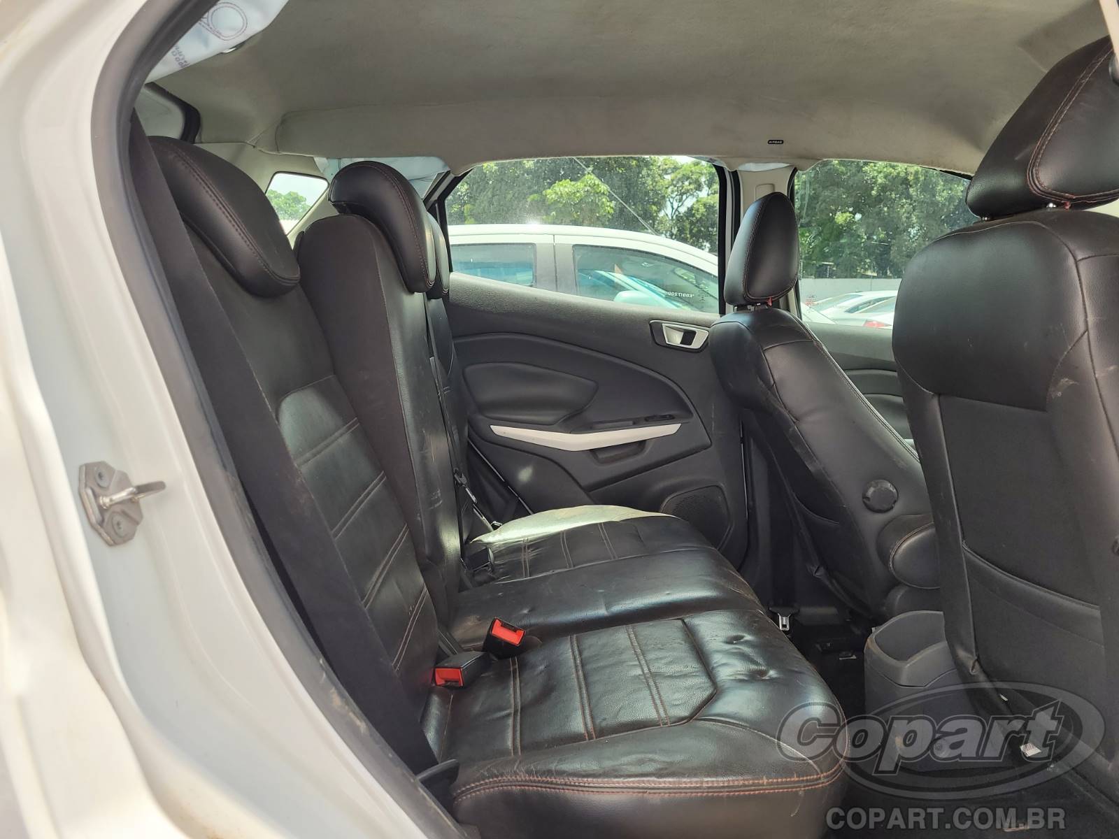 Foto 6 de 10: 2014 FORD ECOSPORT