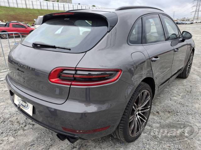 2018 PORSCHE MACAN 