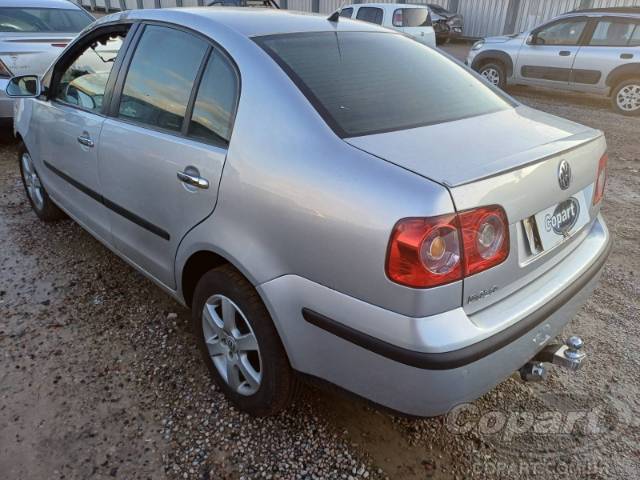 2010 VOLKSWAGEN POLO SEDAN 