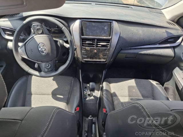 2025 TOYOTA YARIS SEDA 