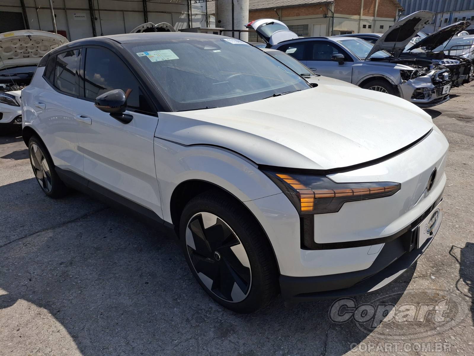 Veículo Volvo EX30 VOLVO EX30 2024 SUV Pequeno 2024 em leilão