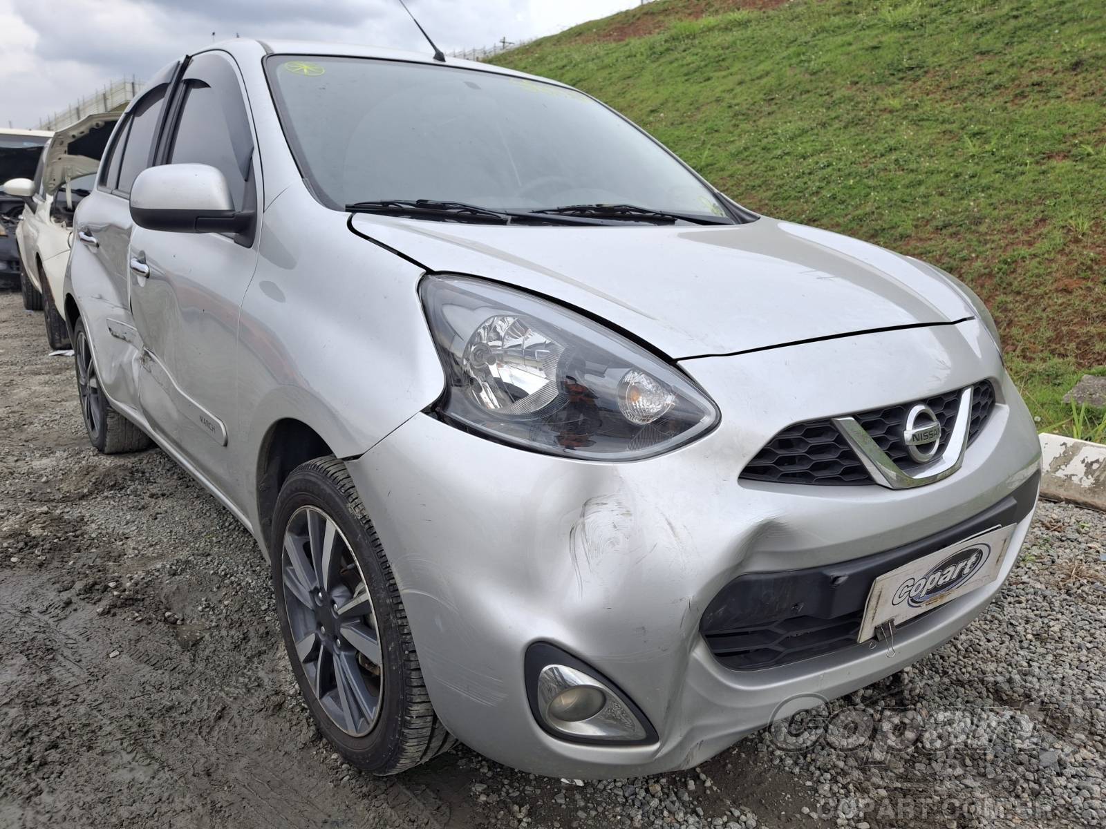 Veículo Nissan March Nissan March SL CVT 1.6 16V 2018 Colisão Média Monta 2018 em leilão