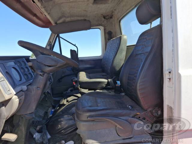 2004 VOLKSWAGEN 15.180 