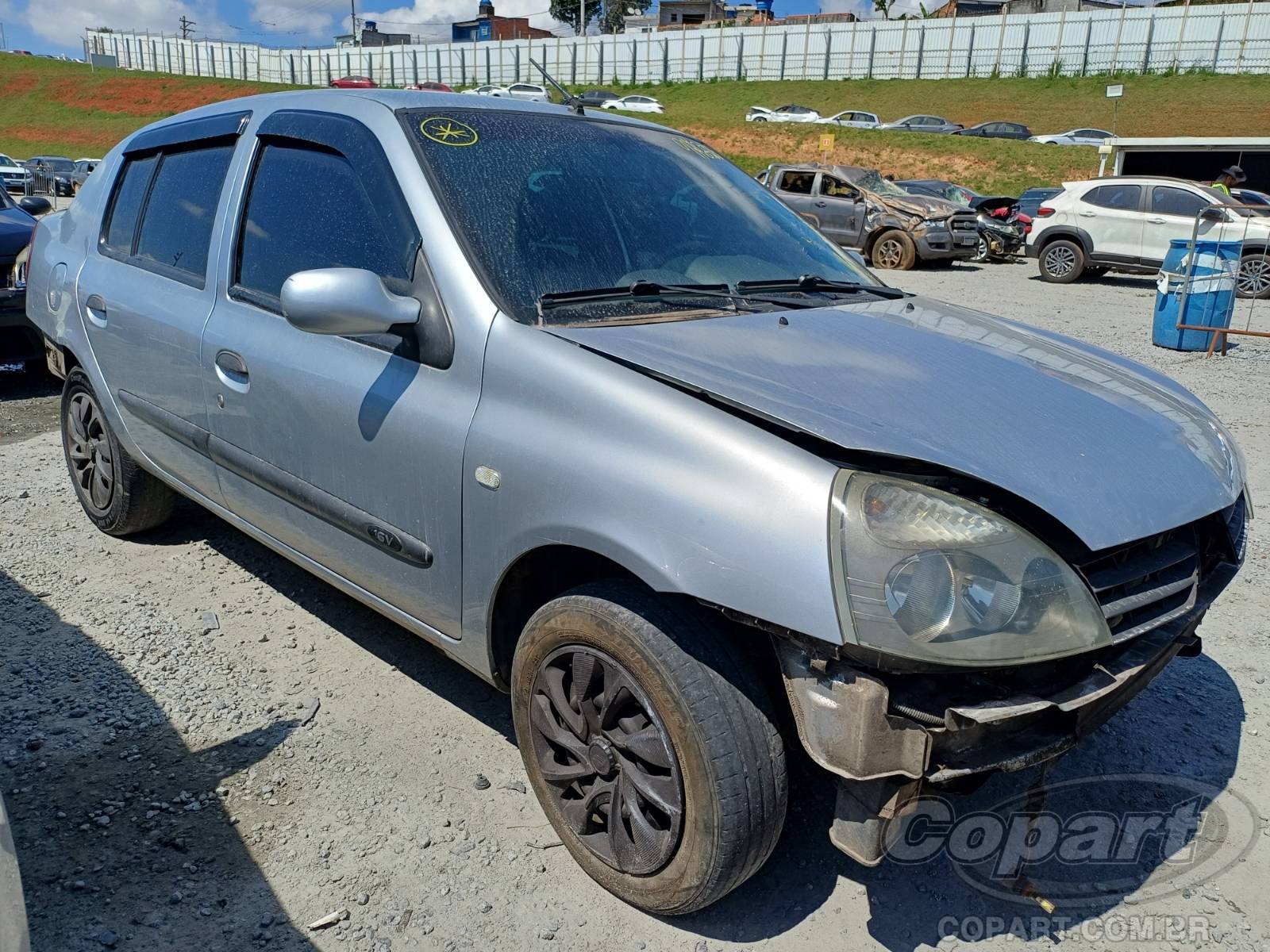 Veículo Renault Clio Renault Clio Sedan Expression 1.0 16V Hi-Flex 2006 Médio Dano 2006 em leilão