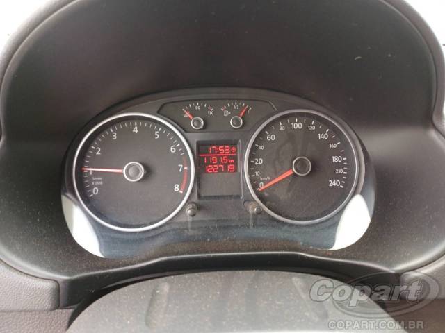 2014 VOLKSWAGEN VOYAGE 