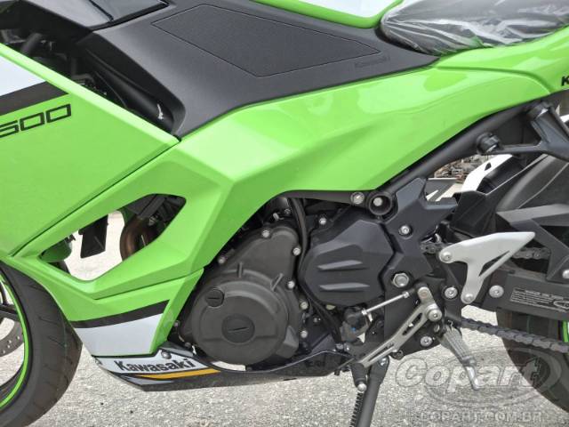 2025 KAWASAKI NINJA 500 