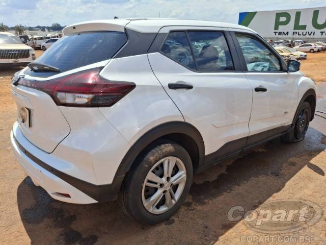 2025 NISSAN Kicks Play 