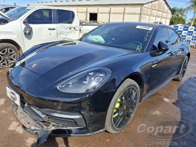 2018 PORSCHE PANAMERA 