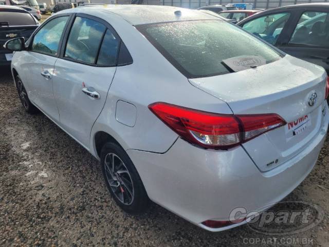 2023 TOYOTA YARIS SEDA 