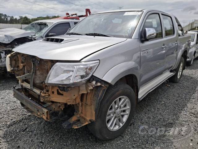 2015 TOYOTA HILUX CD 