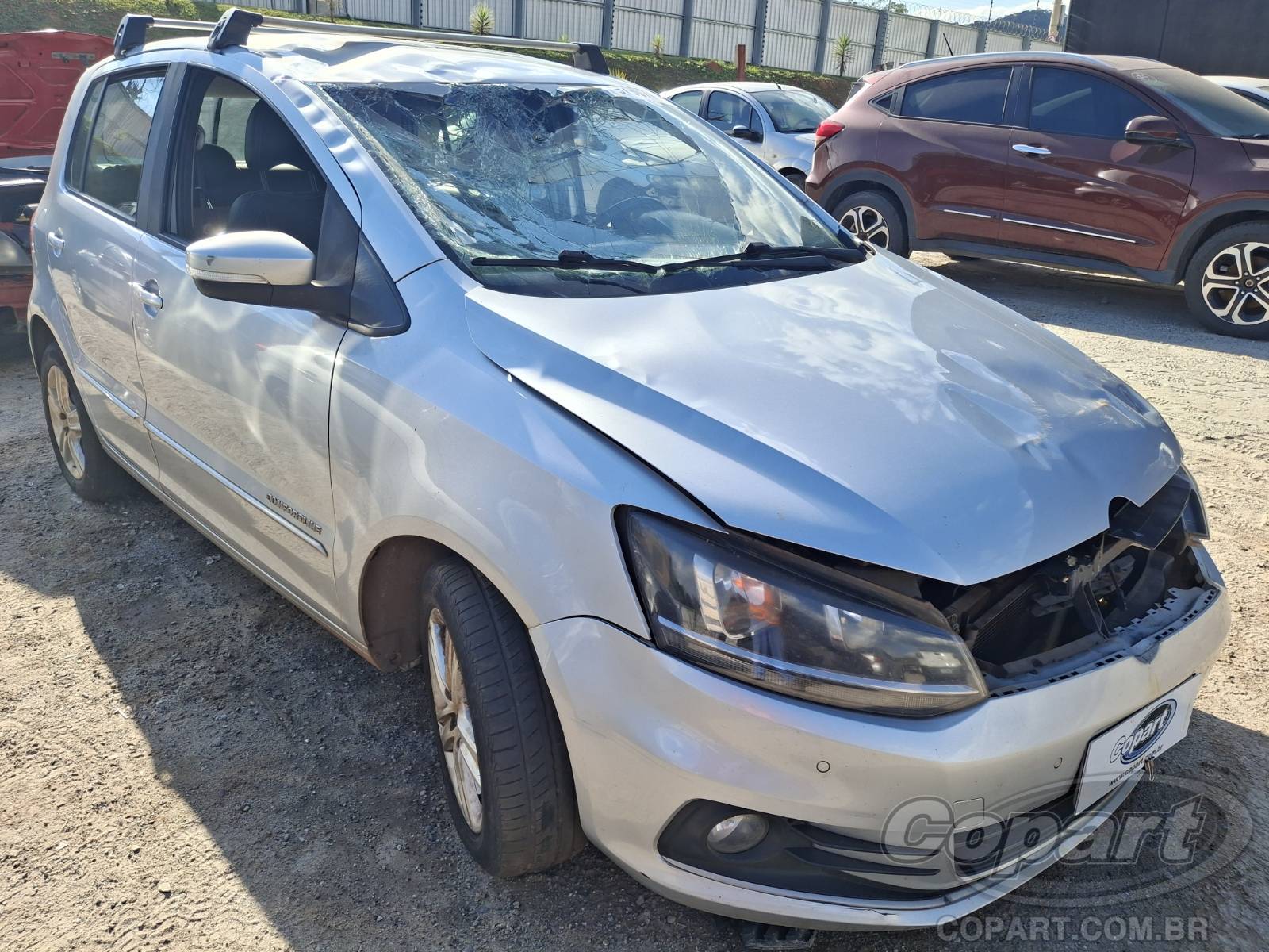 Veículo VW - VolksWagen Fox Volkswagen Fox Comfortline I-Motion 1.6 MSI 2016 Colisão Média Monta 2016 em leilão