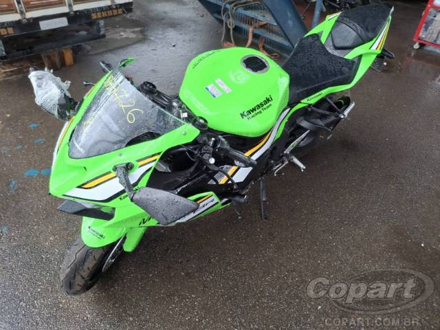 2025 KAWASAKI NINJA ZX-6R 