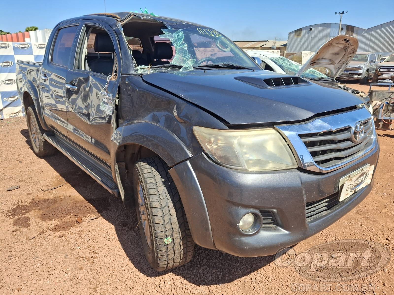 Toyota Hilux CD 2015 em leilão