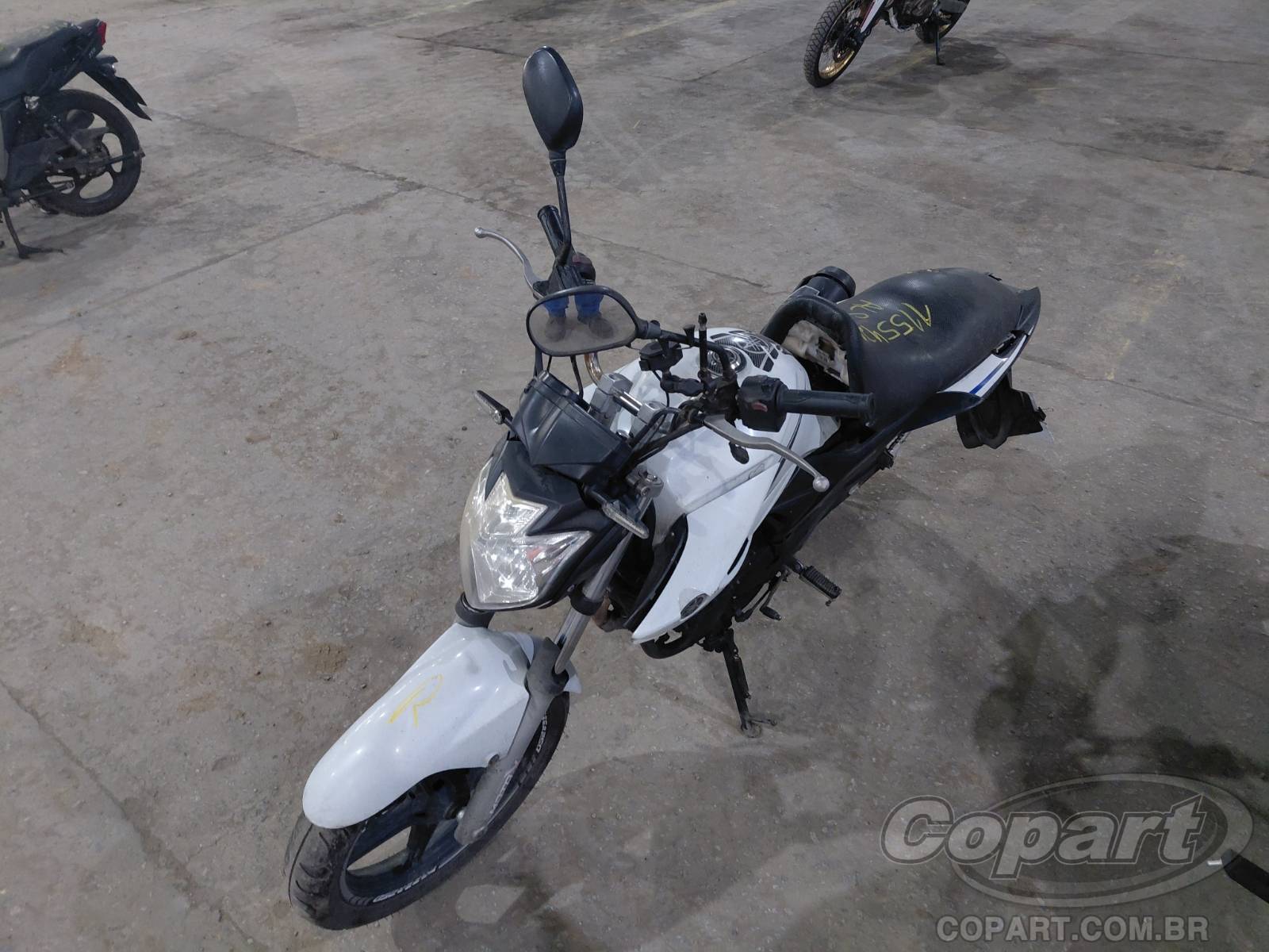 Foto 2: 2014 YAMAHA FAZER