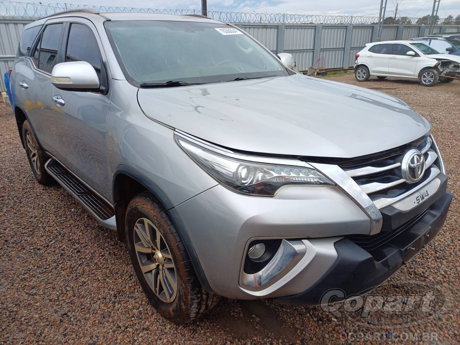 Veículo Toyota Hilux SW4 Toyota Hilux SW4 SRX 2.8 D-4D Turbo 2017 2017 em leilão
